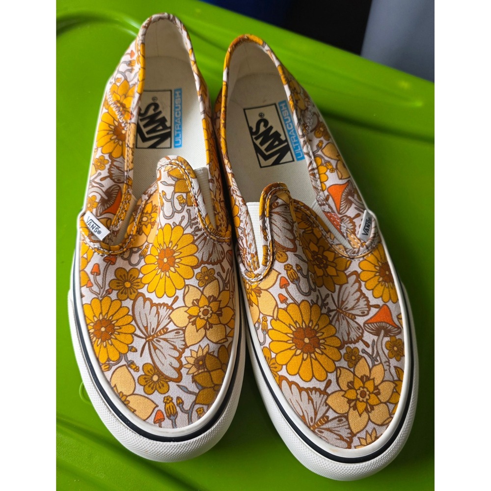 Vans Classic Slip-On Trippy Floral Mushroom Butterfly Yellow Orange Womens 8.5